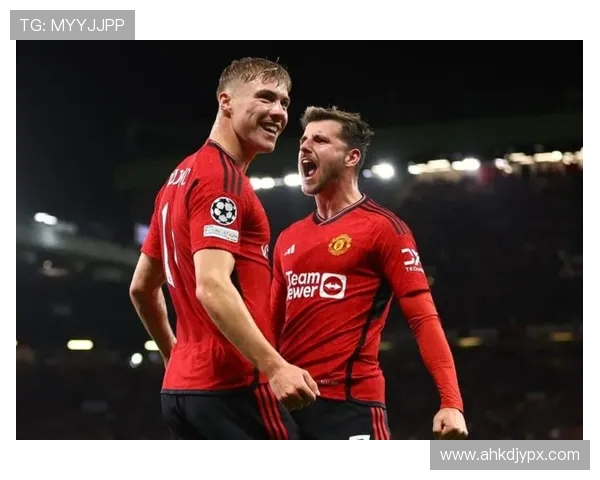 原创0-1爆冷！2-2绝平！疯狂一夜，曼联倒下，萨索洛险平，吉达联合爆冷